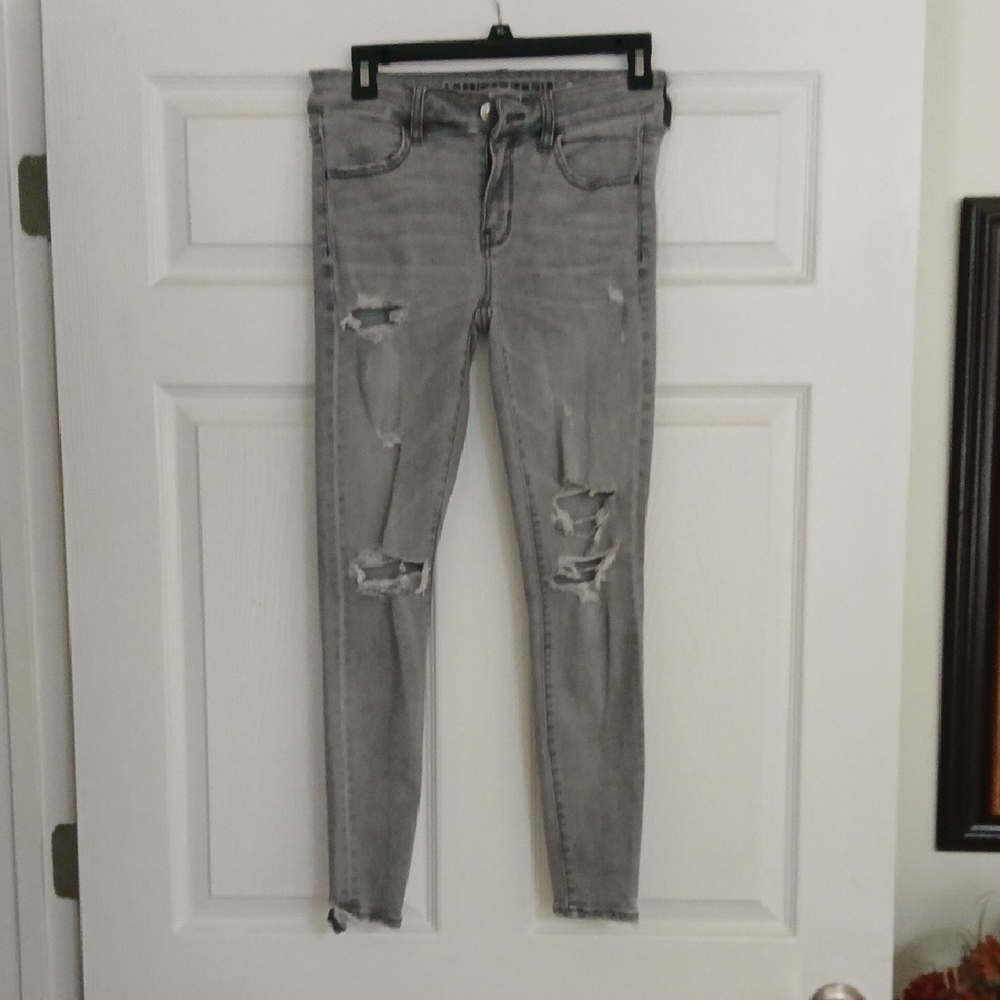 Distressed Gray Women's Jegging Short Jeans